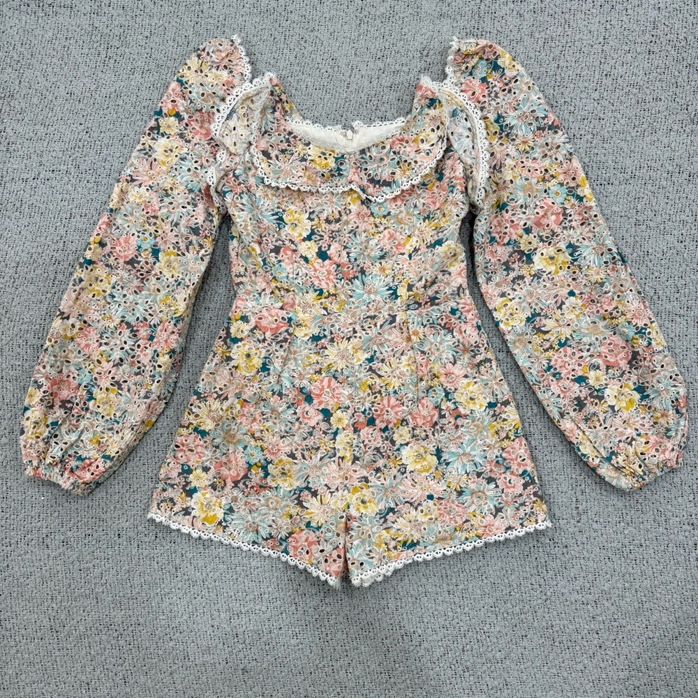 L'ATISTE Floral Lace-Trim Puff Sleeve Romper in Pastel Pink, Yellow & Blue